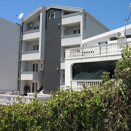 Guest House Dena Добра-Вода Экстерьер фото
