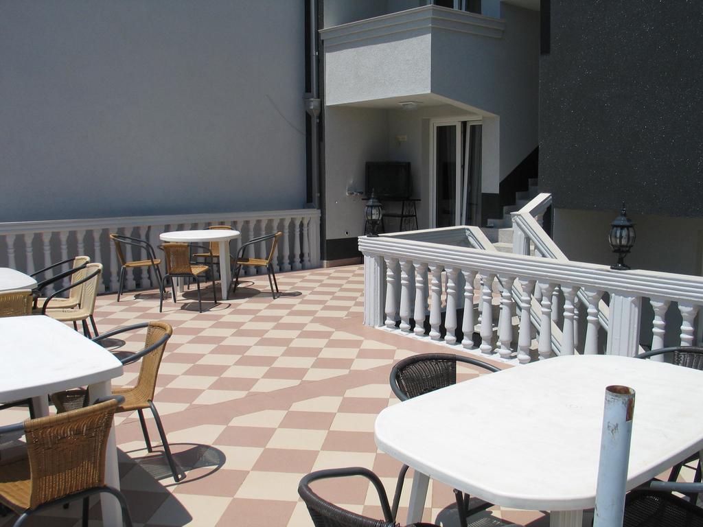 Guest House Dena Добра-Вода Экстерьер фото