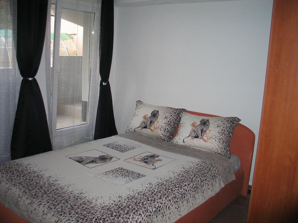 Guest House Dena Добра-Вода Экстерьер фото