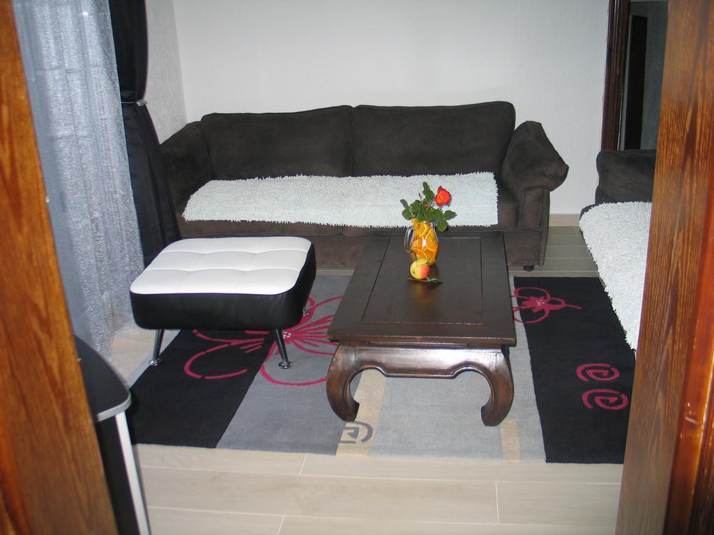 Guest House Dena Добра-Вода Экстерьер фото