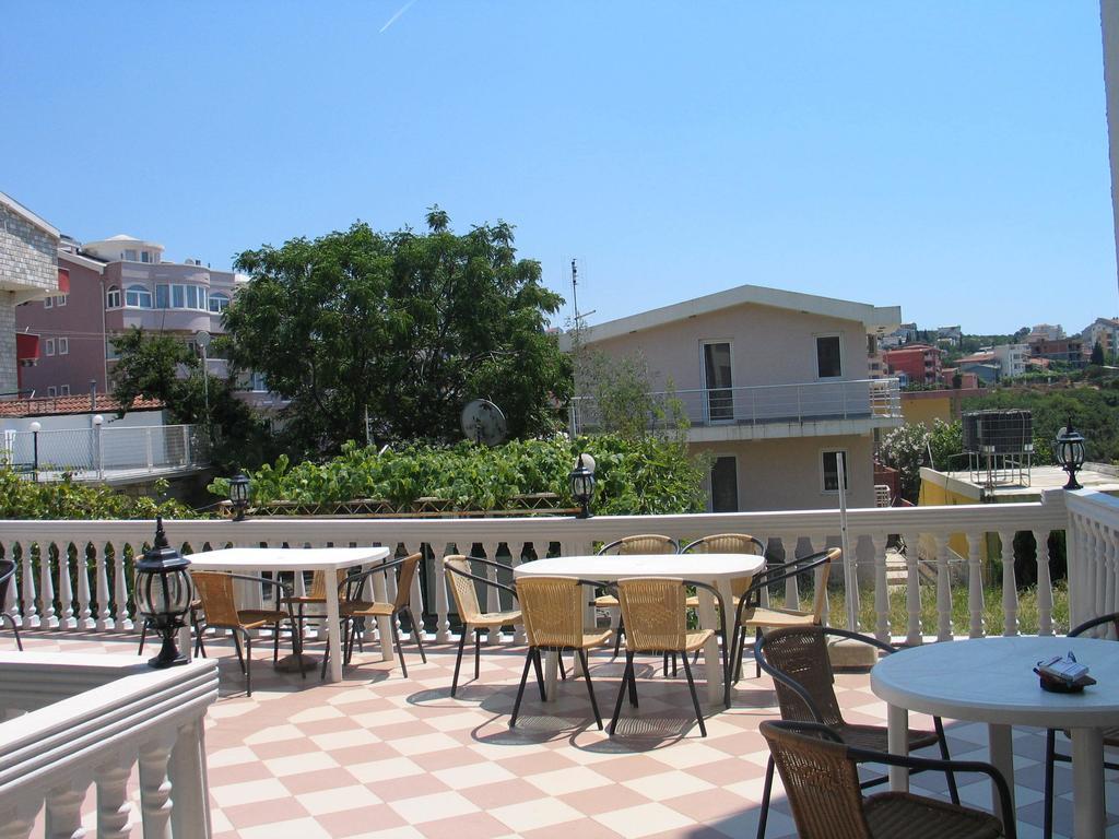 Guest House Dena Добра-Вода Экстерьер фото