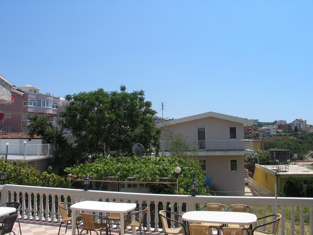 Guest House Dena Добра-Вода Экстерьер фото